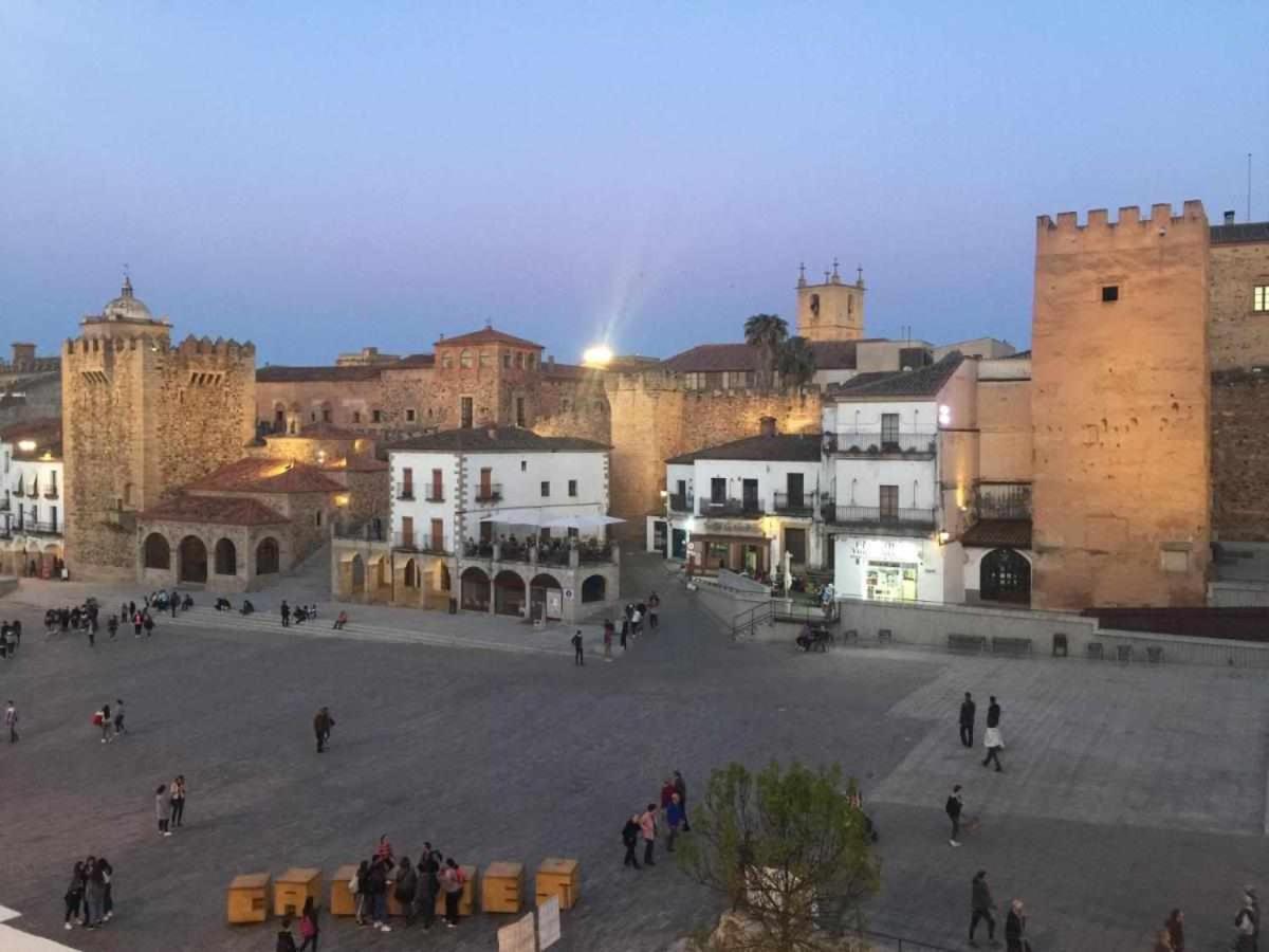 Kubik Apartamentos K3 Caceres Luaran gambar